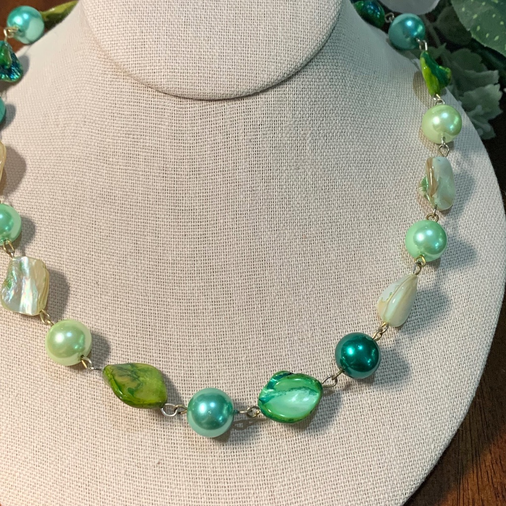 Vintage Green Abalone Shell Necklace With Intermittent Pearlized Looking Beads.